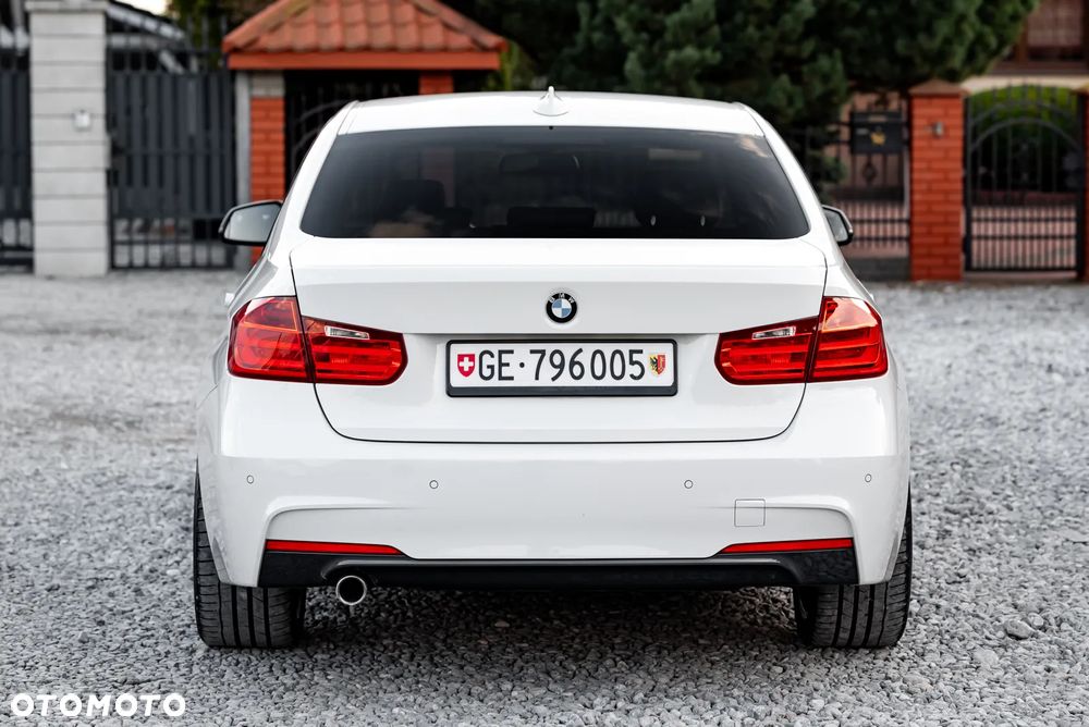BMW Seria 3 320d xDrive M Sport - 11