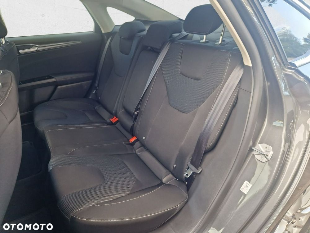 Ford Mondeo - 23