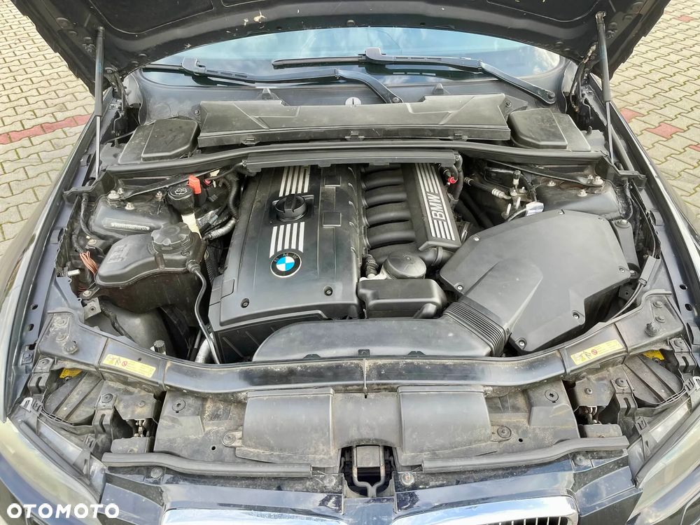 BMW Seria 3 325i - 35