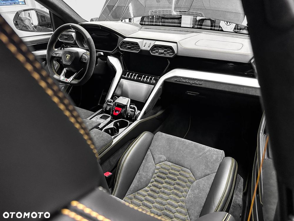 Lamborghini Urus - 5