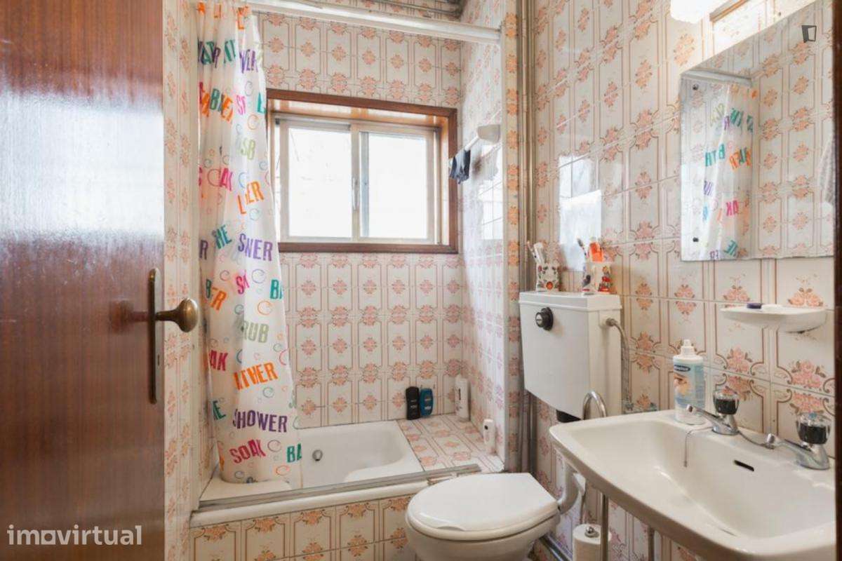 Quarto - localizado em Pedrouços Porto - Grande imagem: 2/12