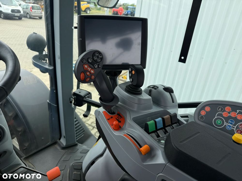 New Holland T6.180 Dynamic Command - 8