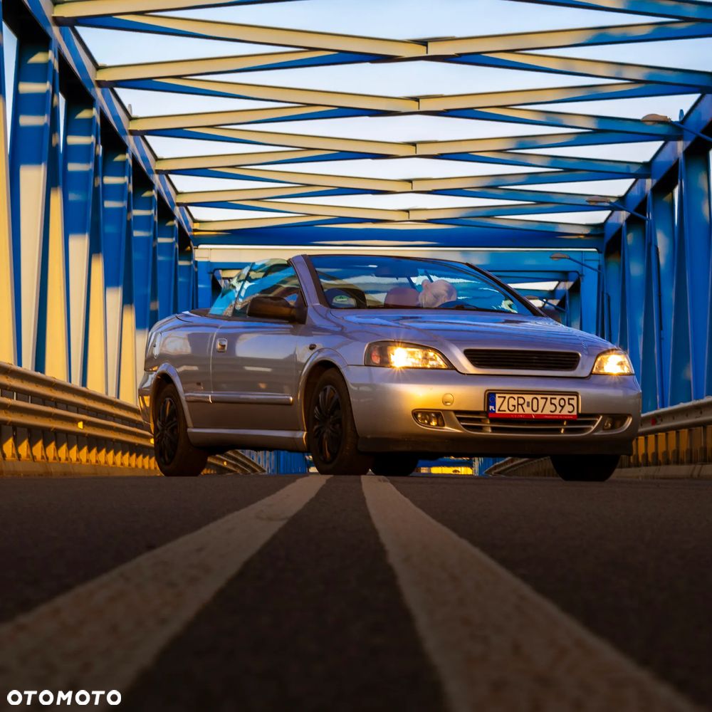 Opel Astra 2.2 Bertone - 1