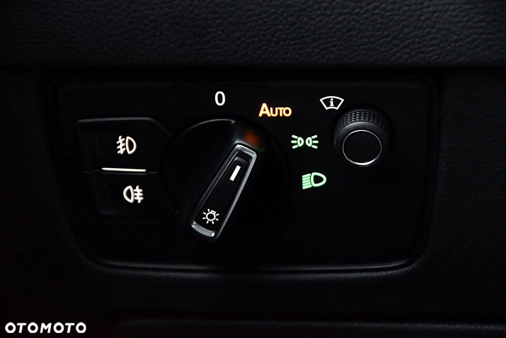 Volkswagen Passat 2.0 TSI Elegance DSG - 35