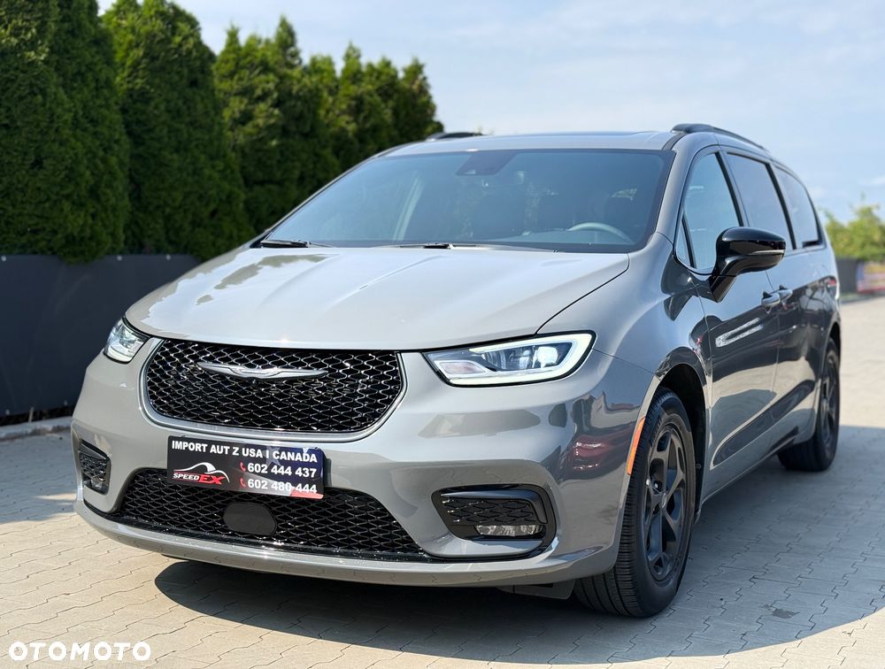 Chrysler Pacifica - 2
