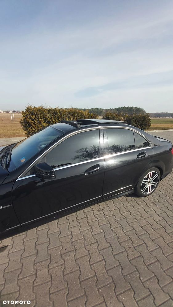 Mercedes-Benz Klasa C 220 CDI 4Matic 7G-TRONIC Avantgarde - 12