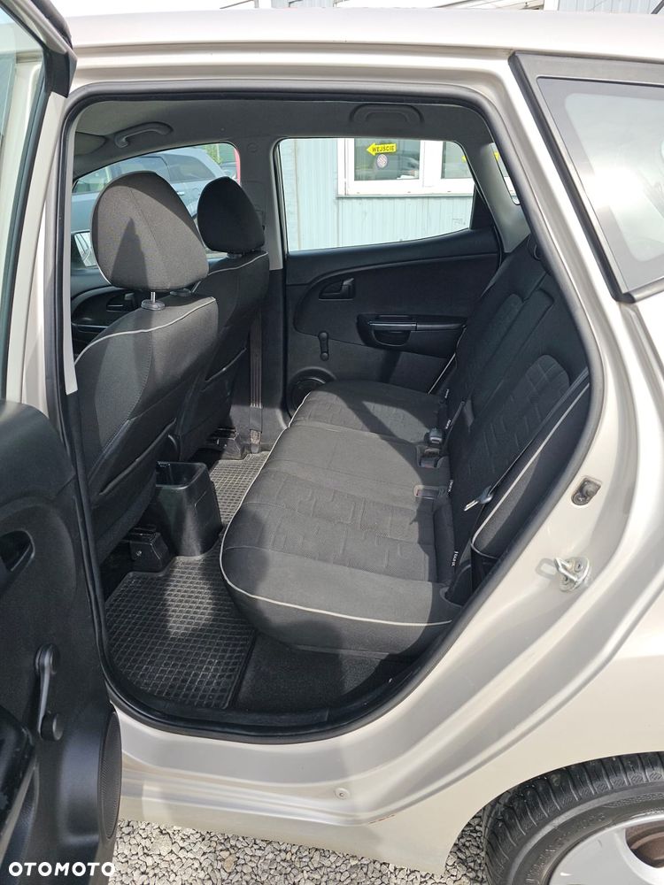 Kia Venga 1.4 CRDi L - 10