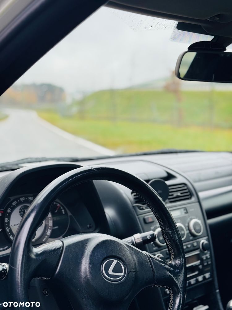 Lexus IS 200 Classic - 9