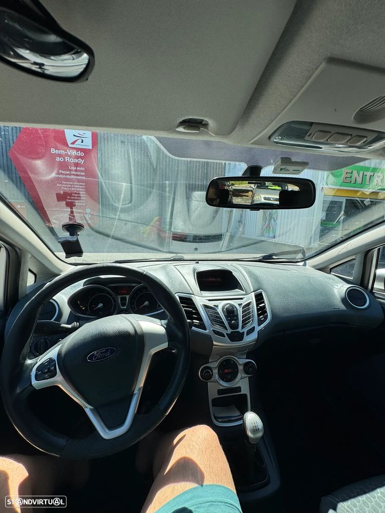 Ford Fiesta 1.25 Techno - 28