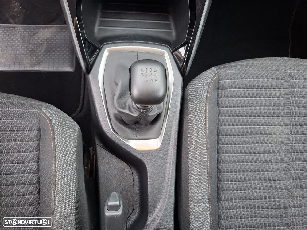 Peugeot 2008 1.2 PureTech Active Pack - 32