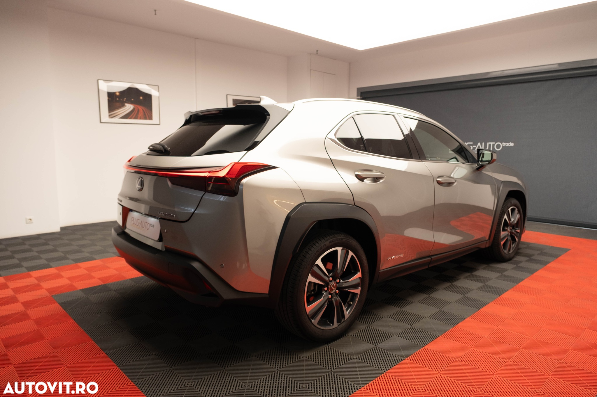 Lexus UX 250h FWD Executive - 12