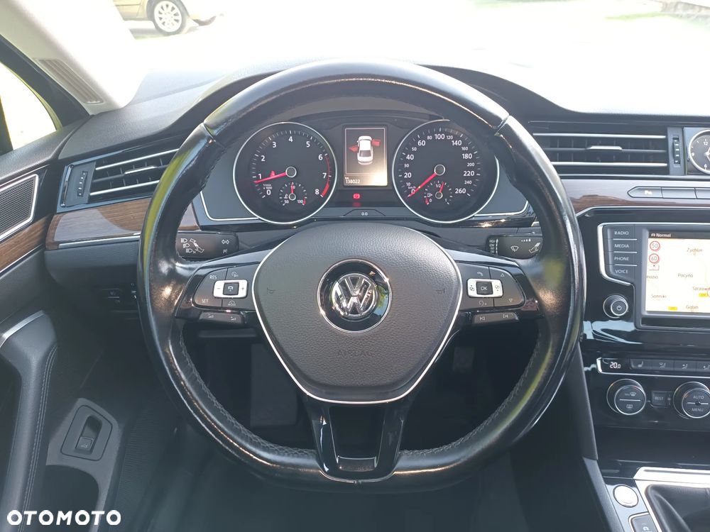 Volkswagen Passat 1.8 TSI BMT Highline - 14