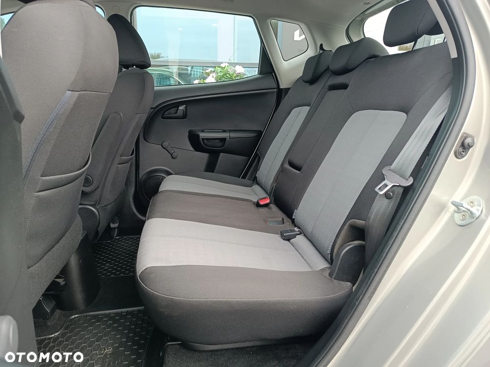 Kia Venga - 14