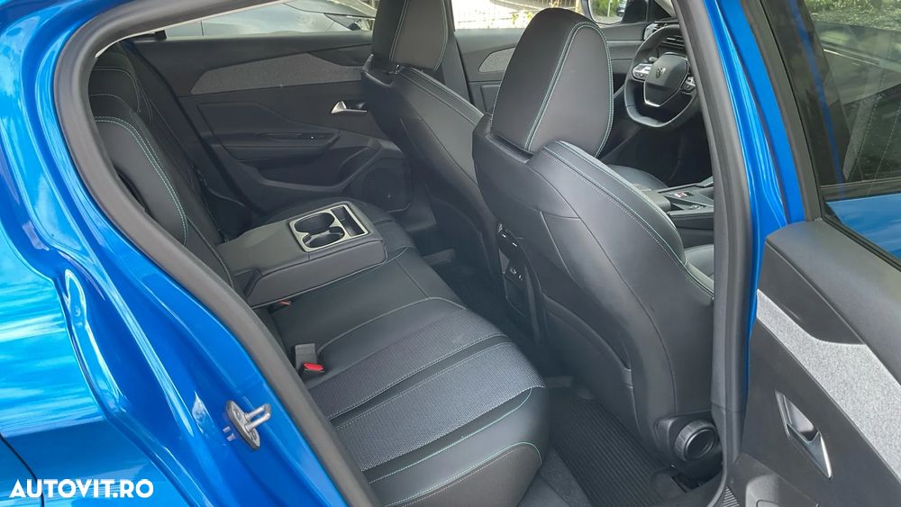 Peugeot 308 - 8