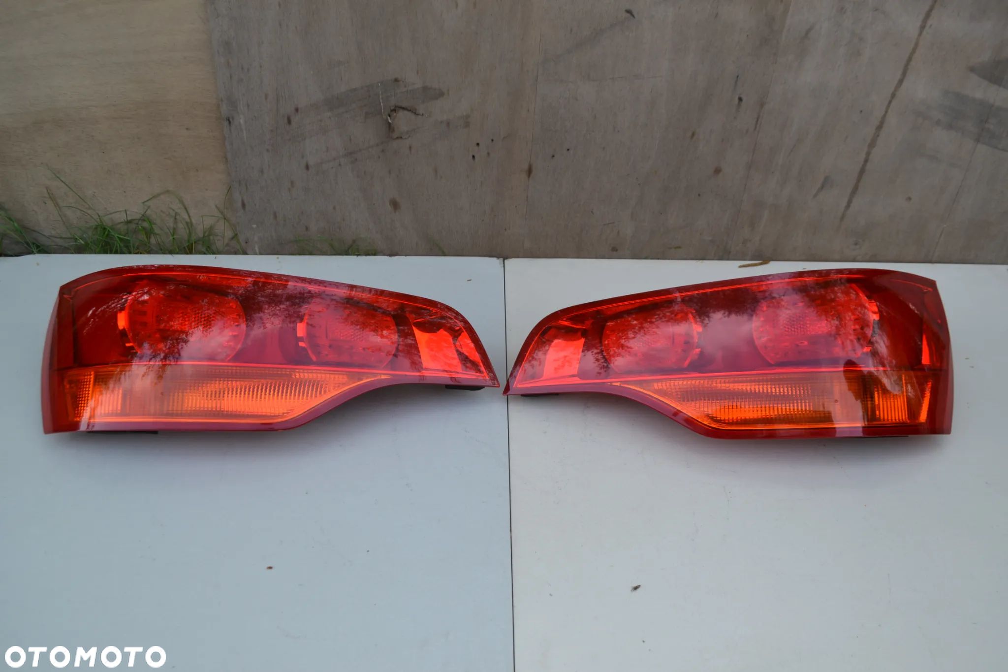 AUDI Q7 LAMPA TYŁ TYLNA LEWA PRAWA ORYGINAŁ ZWYKŁA 4L0945093 4L0945094 - 1
