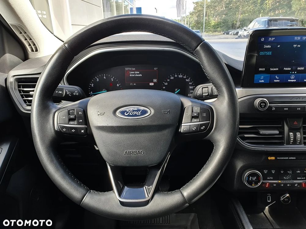 Ford Focus 1.5 EcoBoost Titanium - 17