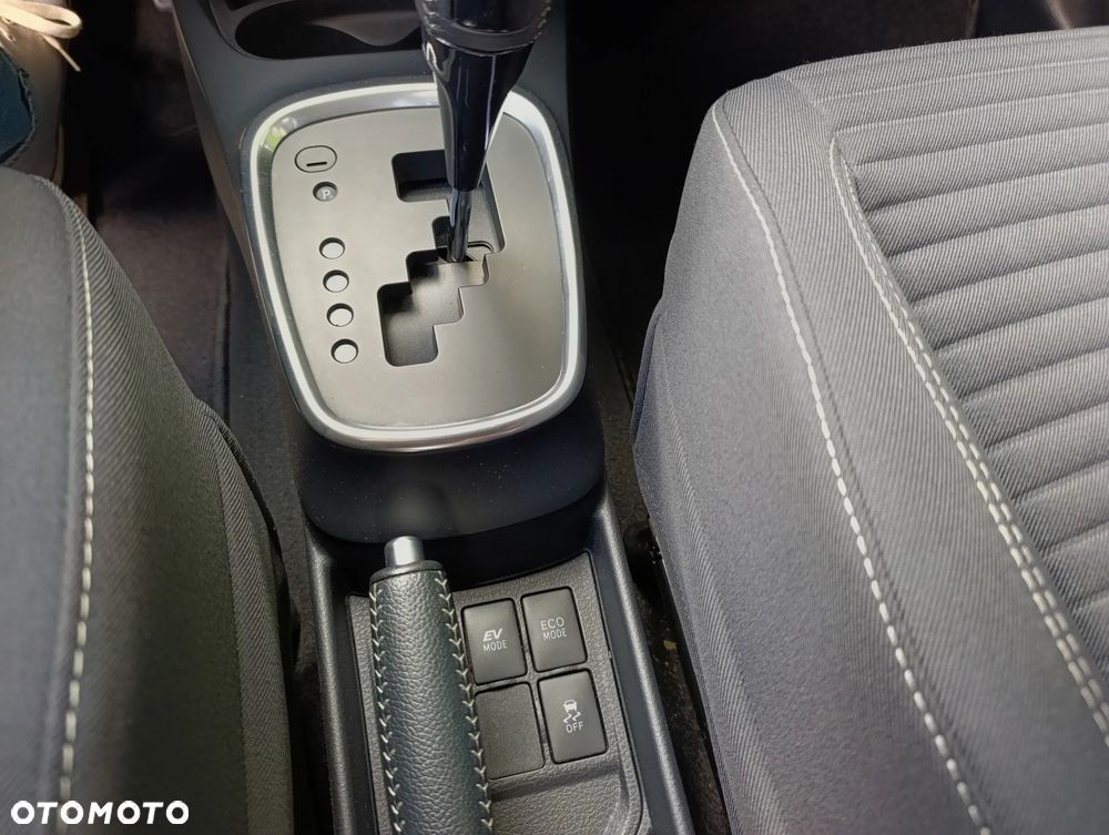 Toyota Yaris Hybrid 100 Premium - 23