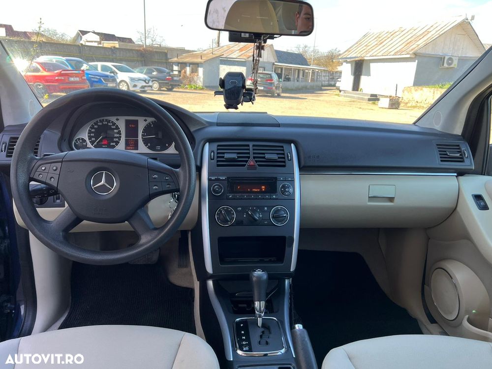 Mercedes-Benz B 180 - 14