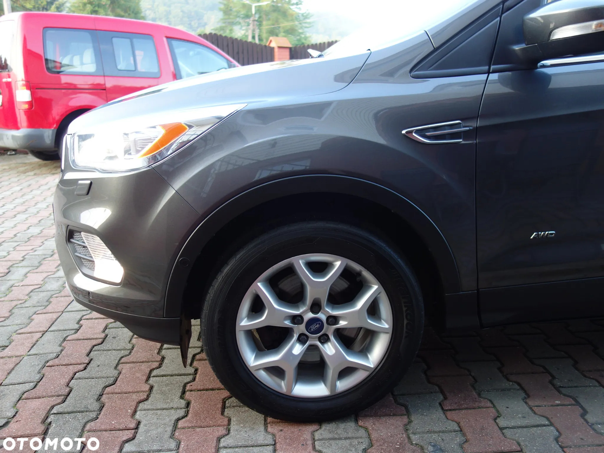 Ford Kuga 2.0 TDCi 4x4 Titanium - 4