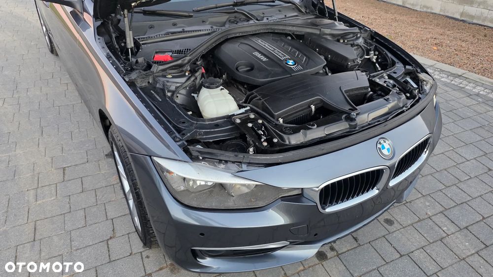 BMW Seria 3 320d xDrive - 17