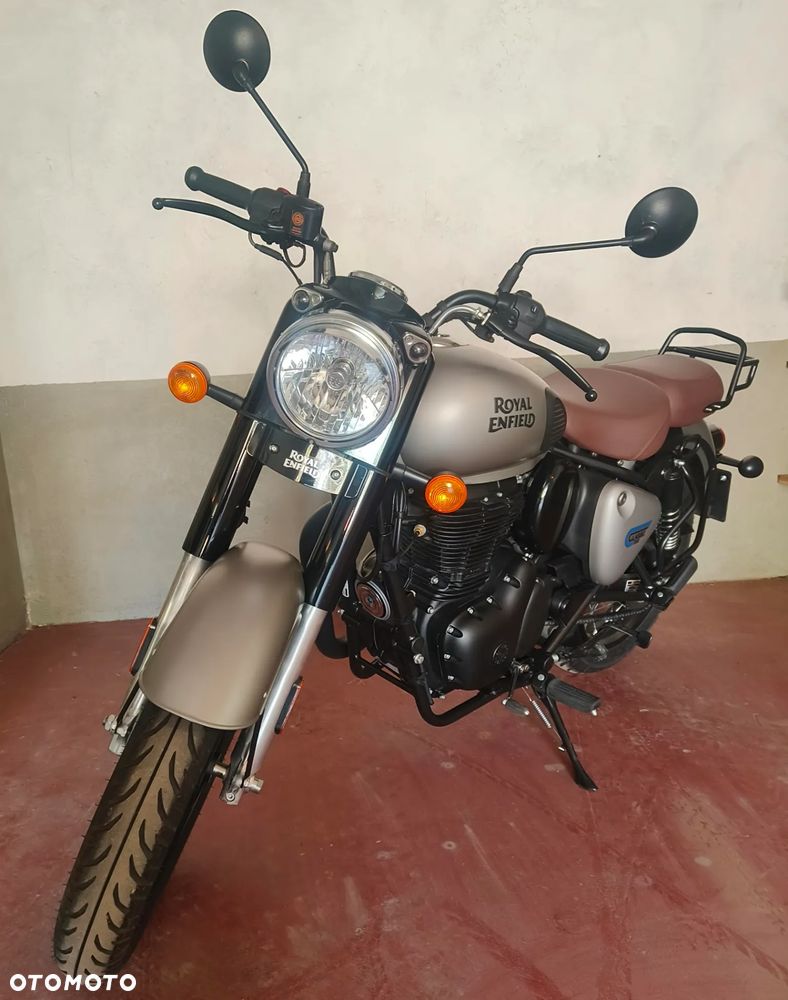 Royal Enfield Classic - 2