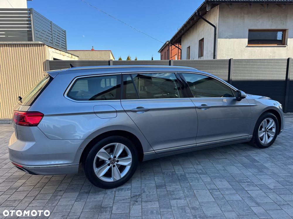 Volkswagen Passat Variant 2.0 TDI EVO Elegance DSG - 9