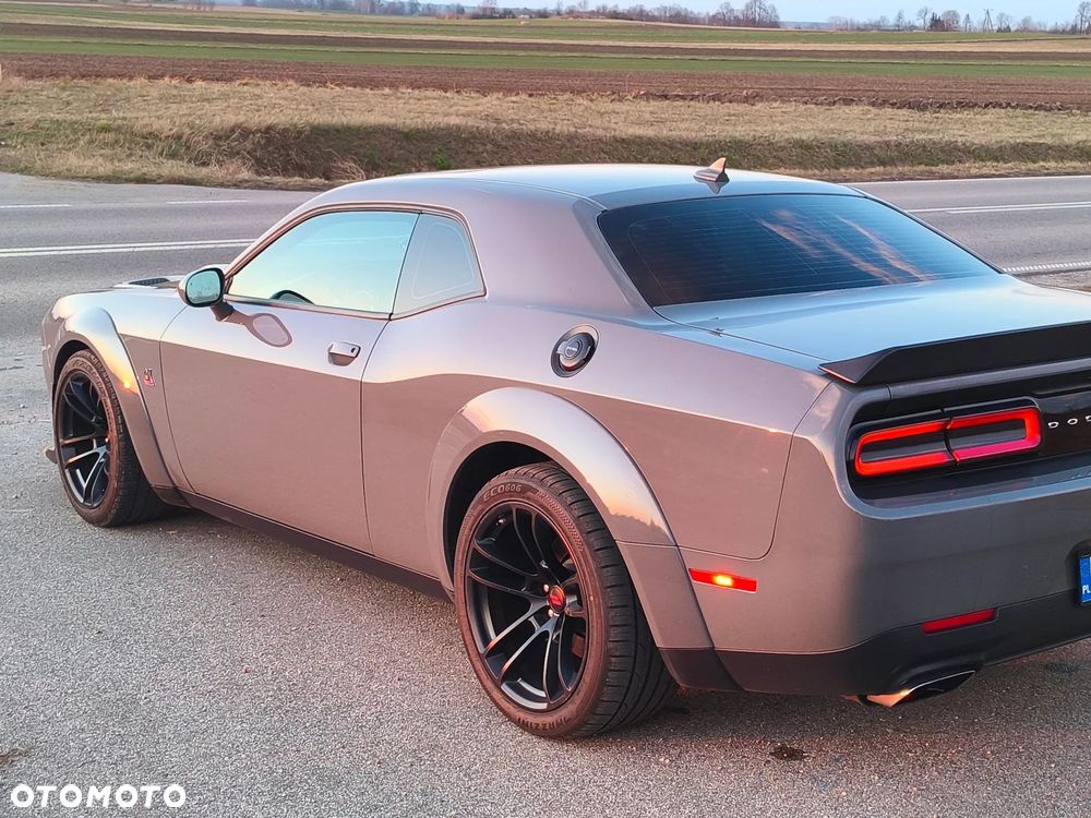 Dodge Challenger 6.4 Scat Pack Widebody - 12