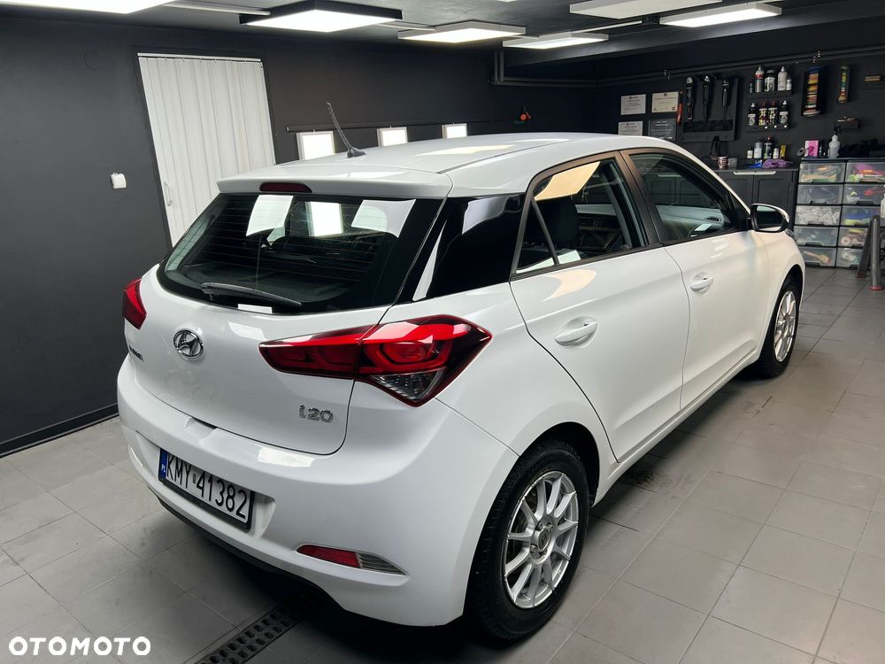 Hyundai i20 1.1 CRDi Comfort - 10