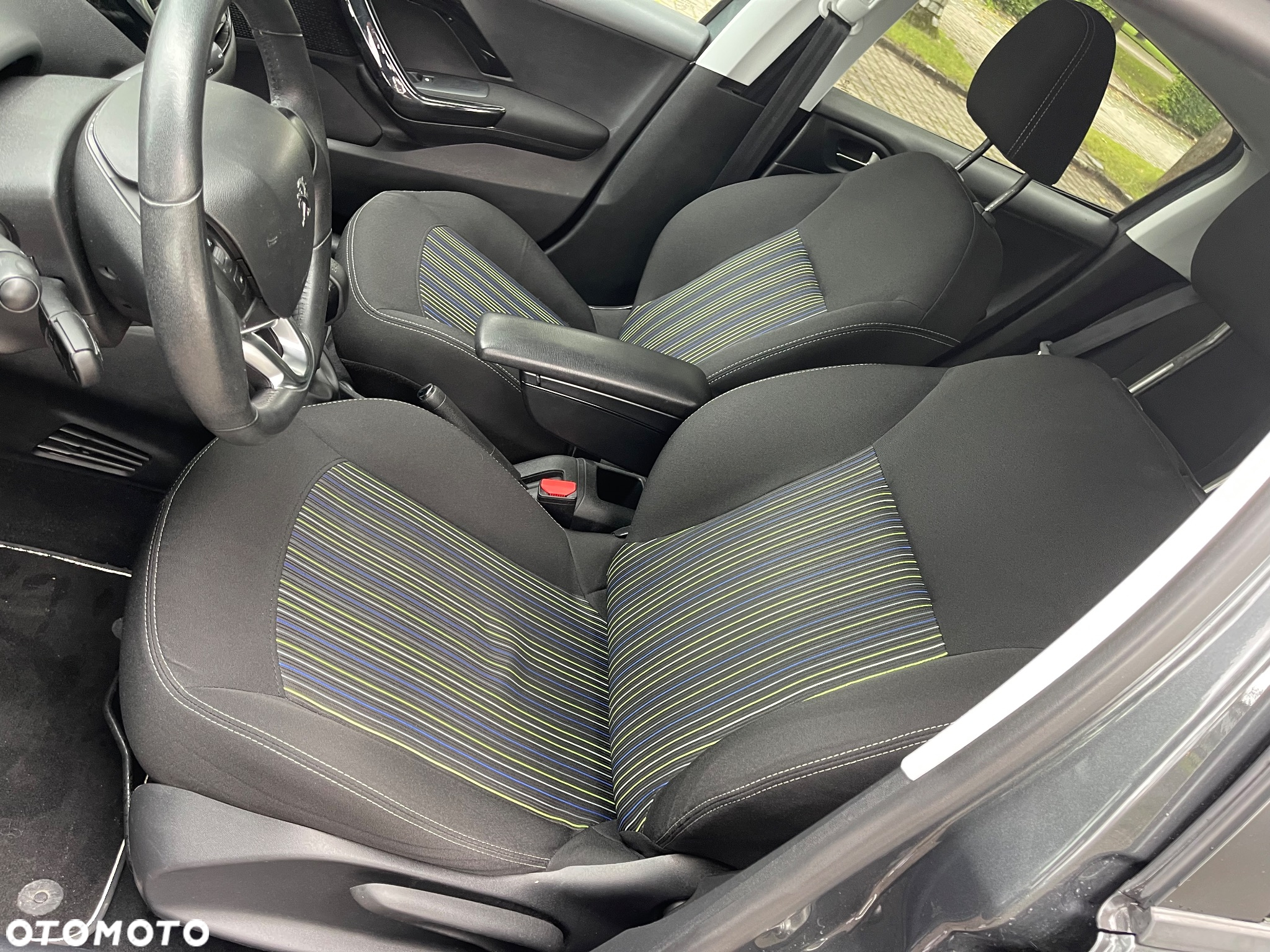Peugeot 208 1.2 PureTech Allure - 10