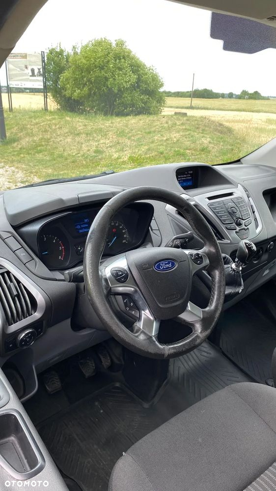 Ford Custom - 15