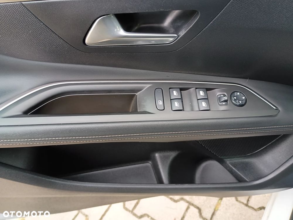 Peugeot 3008 1.2 PureTech Allure Pack S&S EAT8 - 20