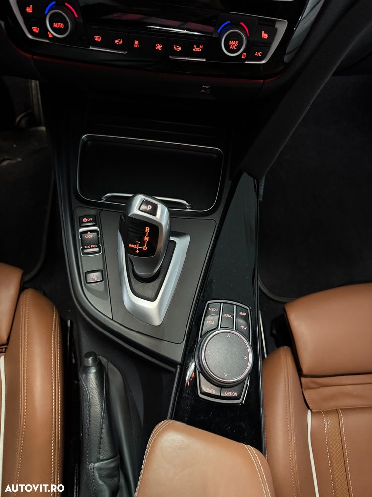 BMW Seria 3 320i Aut. Luxury Line - 28