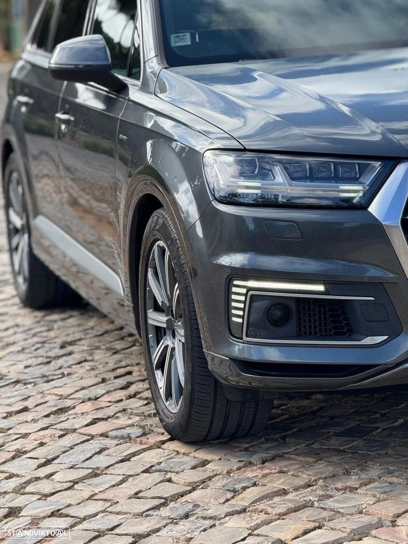 Audi Q7 3.0 TDI E-tron quattro S-line Tiptronic - 13
