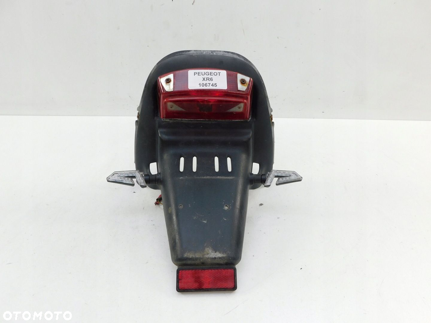 PEUGEOT XR6 MOCOWANIE TABLICY REJESTRACYJNEJ  LAMPA TYŁ - 2