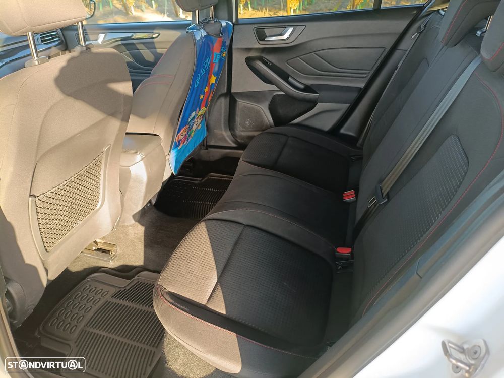 Ford Focus SW - 8