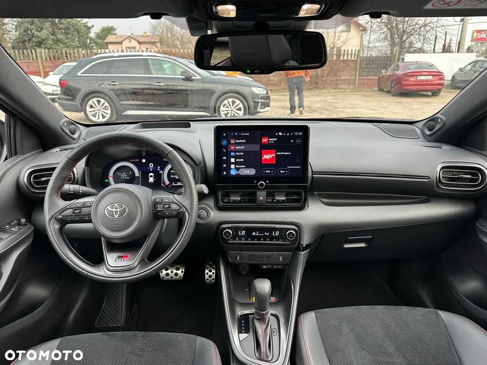 Toyota Yaris Hybrid 1.5 GR Sport - 15