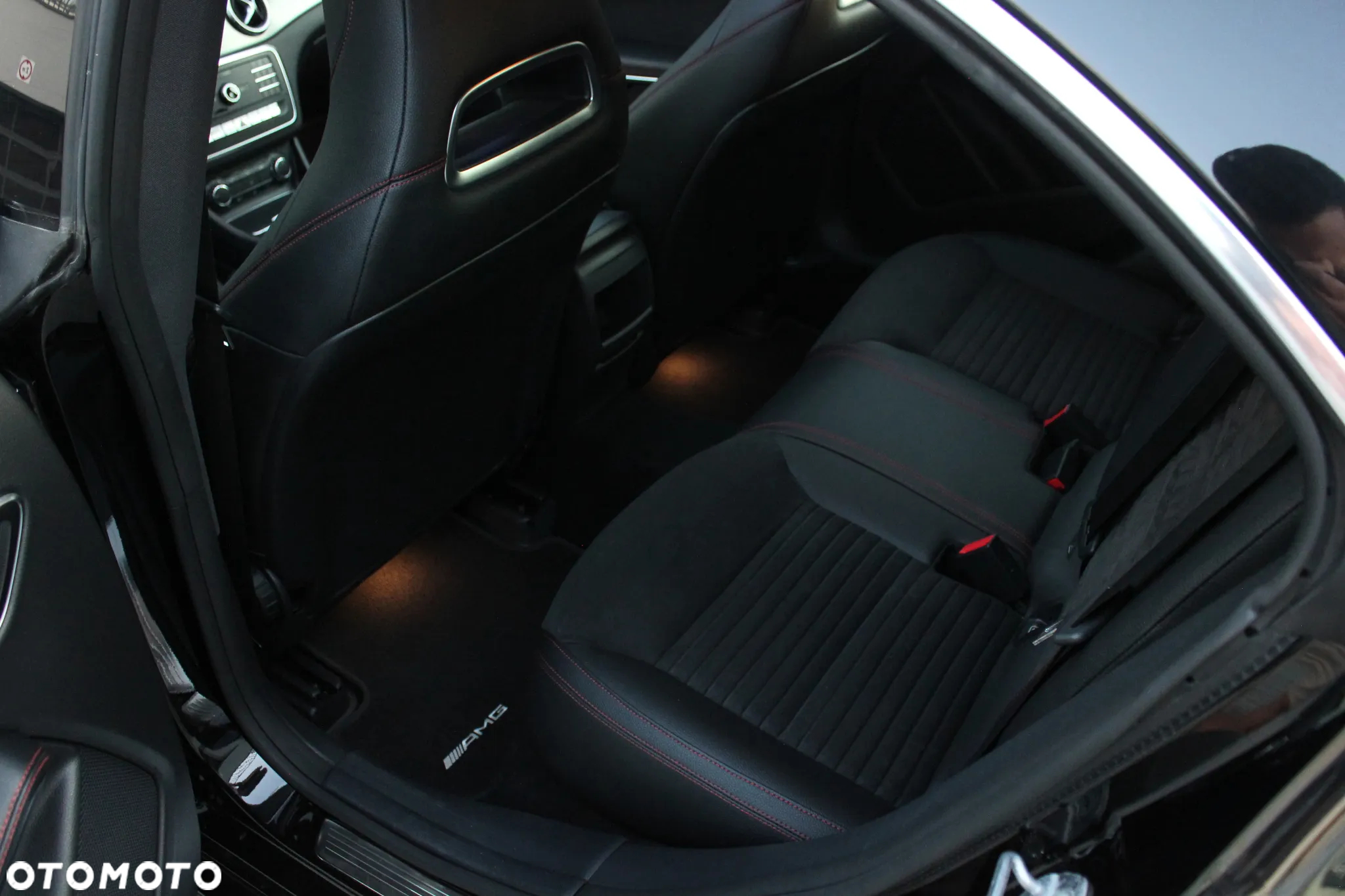 Mercedes-Benz CLA 200 7G-DCT AMG Line - 16