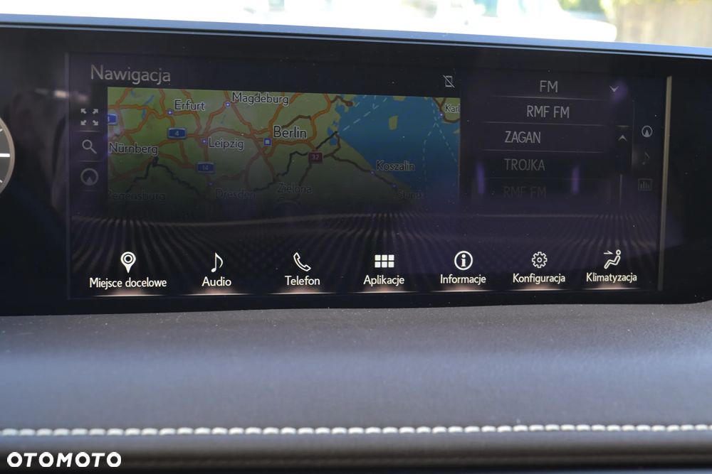 Lexus UX - 15