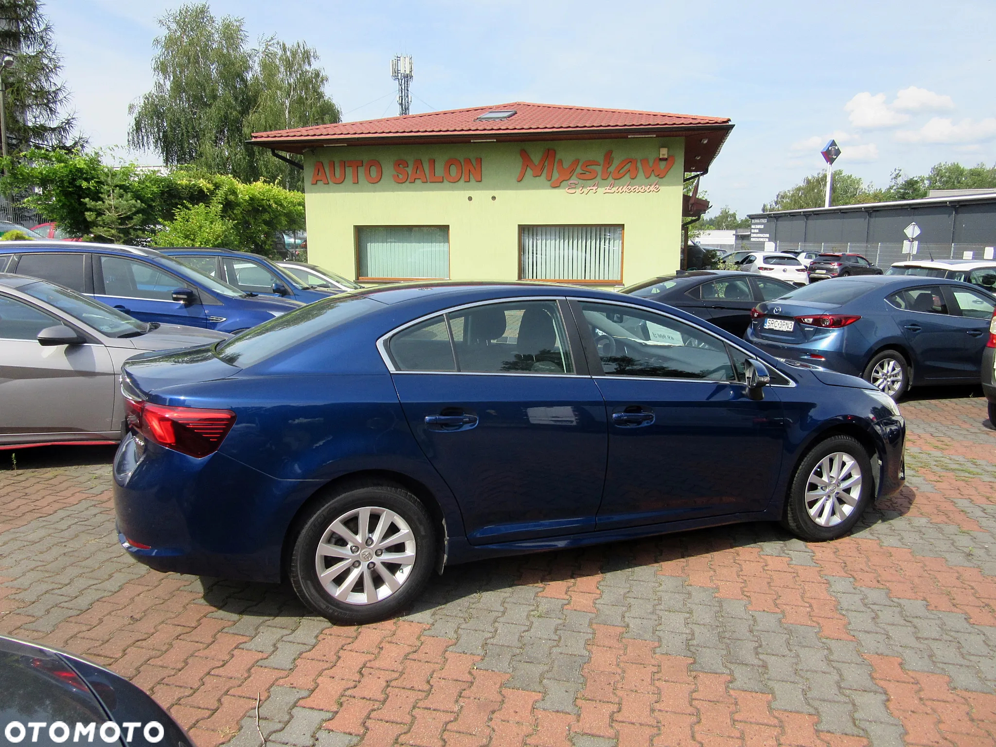 Toyota Avensis 1.6 Premium - 14