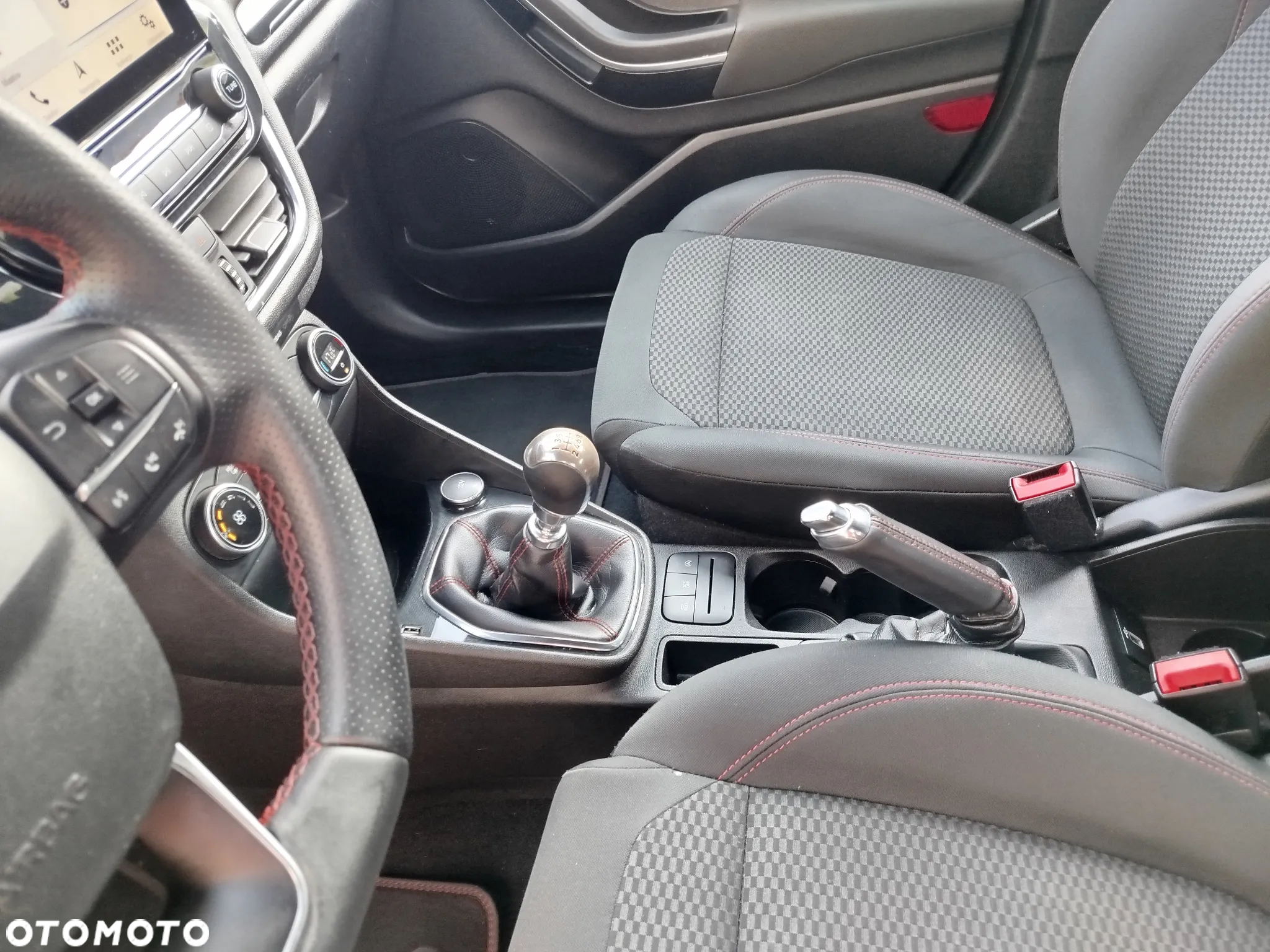 Ford Fiesta 1.0 EcoBoost S&S ST-LINE X - 11