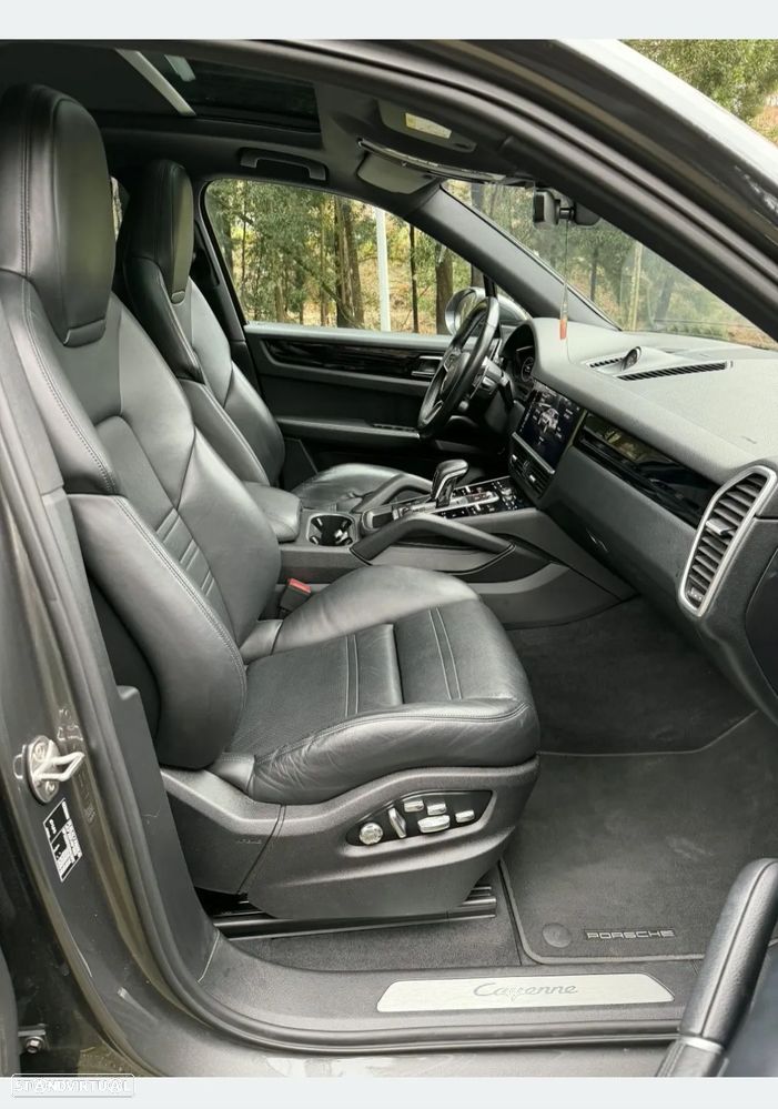 Porsche Cayenne Platinum Edition - 7