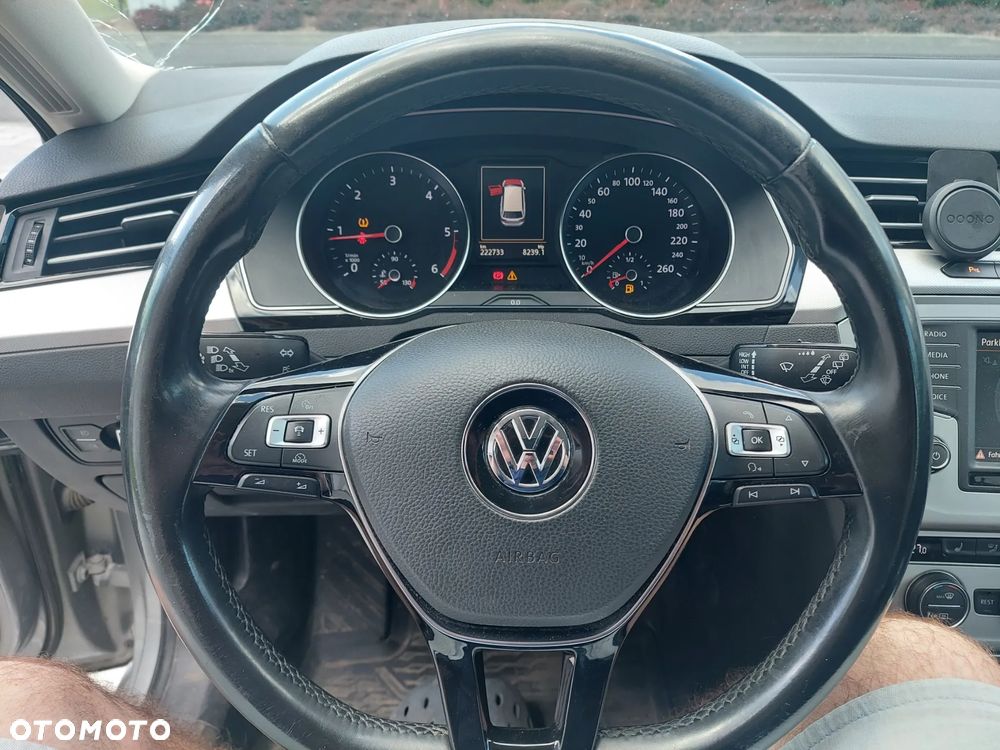 Volkswagen Passat 2.0 TDI (BlueMotion Technology) Comfortline - 8