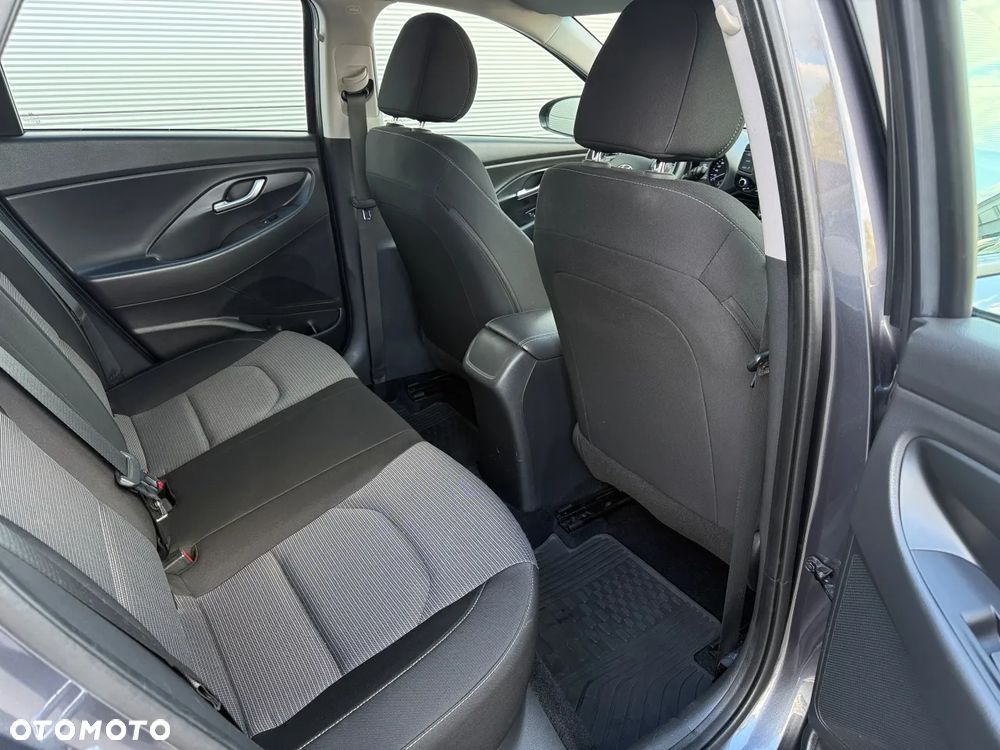 Hyundai i30 1.6 D Classic + - 10