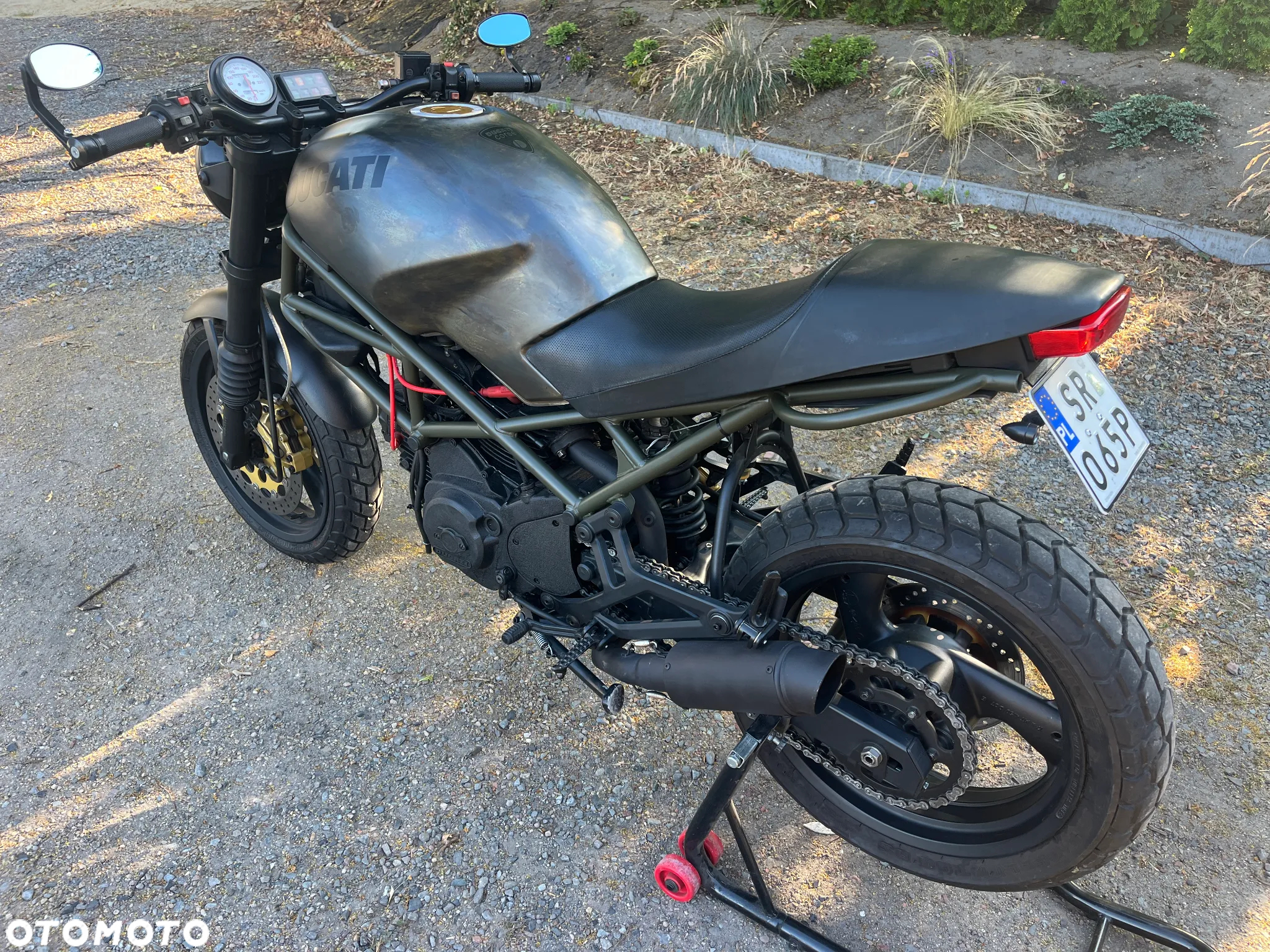 Ducati Monster - 24