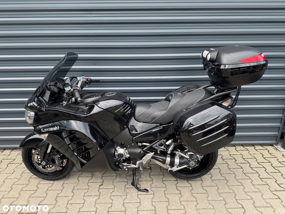 Kawasaki GTR - 4