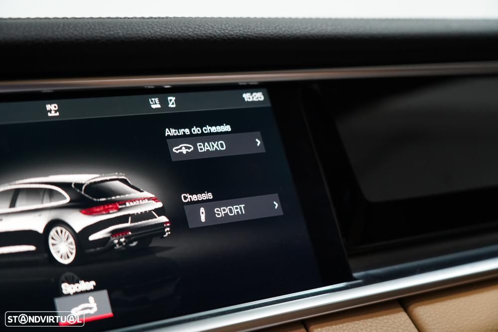 Porsche Panamera Sport Turismo 4 E-Hybrid - 13