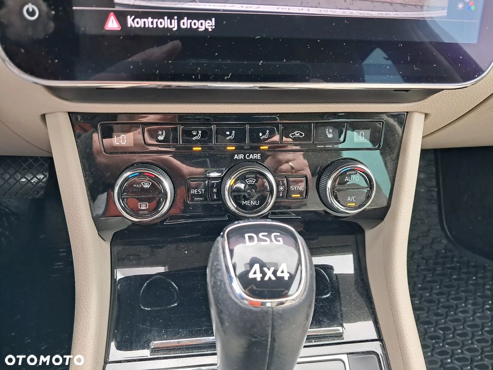 Skoda Superb 2.0 TDI 4x4 L&K DSG - 25