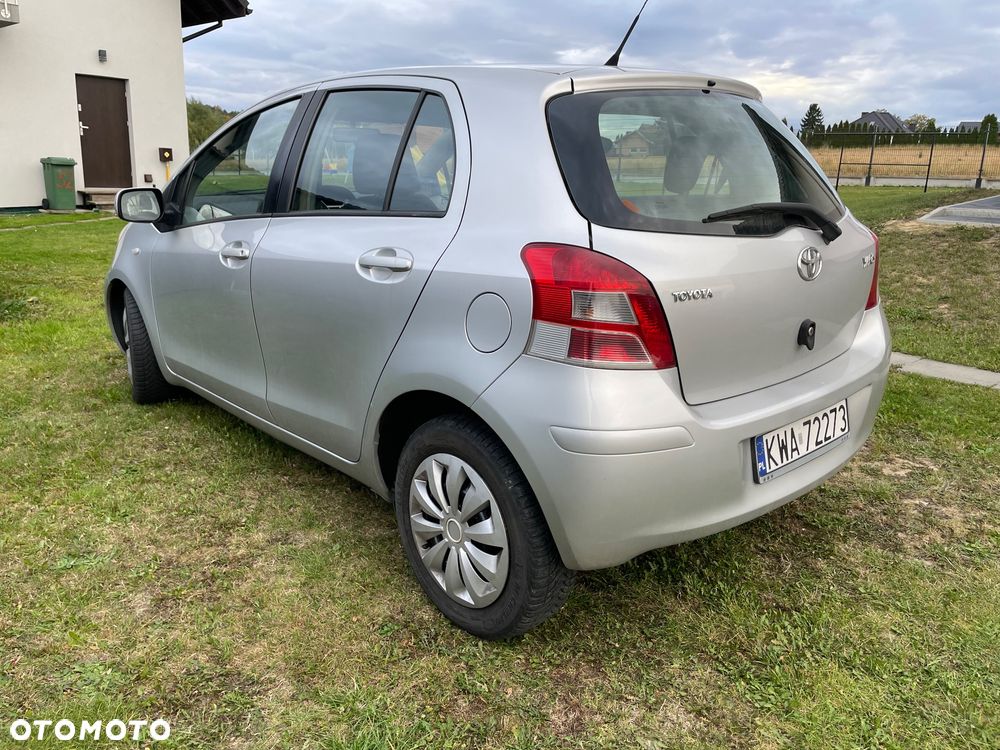 Toyota Yaris 2010 photo 5