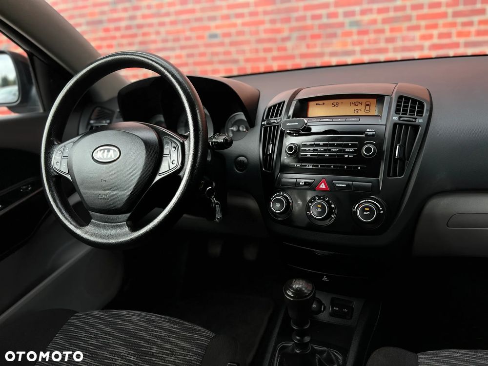 Kia Ceed - 7