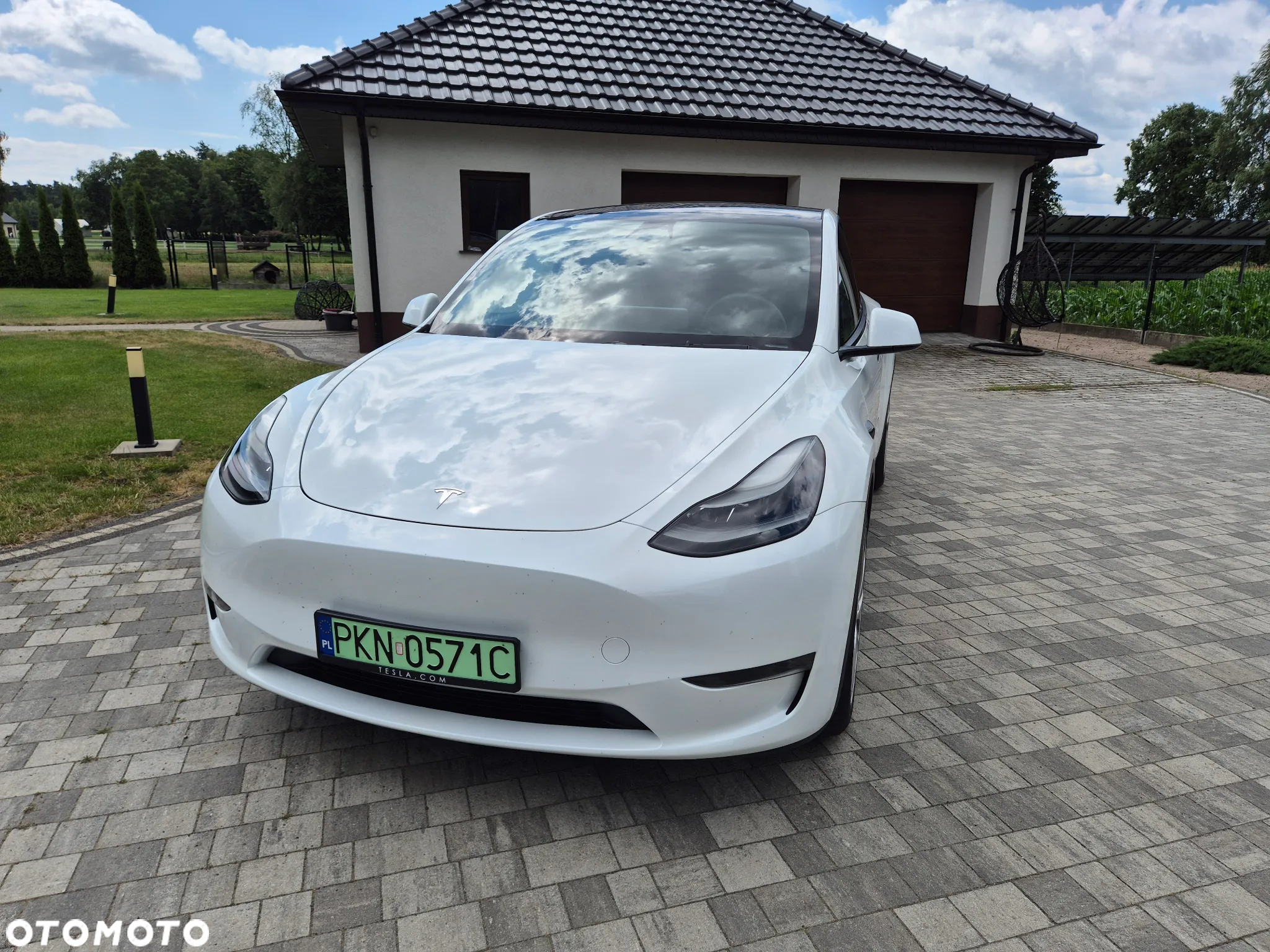 Tesla Y Long Range AWD - 14